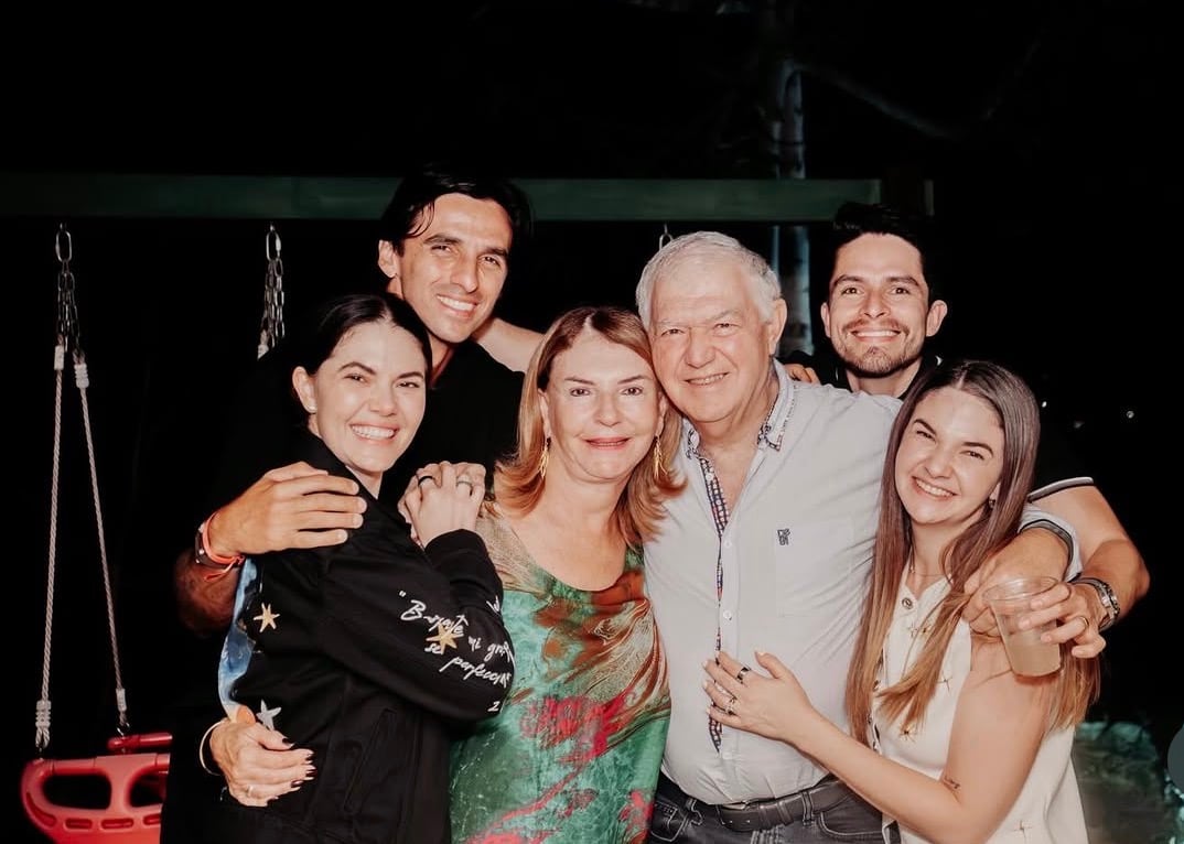 Rodrigo Jaikel y Ana Cecilia Salazar tienen dos hijas, Carolina y Priscila y gracias a ellas ganaron dos hijos, Bryan Ruiz e Isaac Moya.