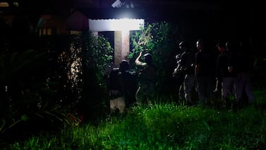Hijo de “Pecho de Rata” denuncia agresiones y amenazas de muerte durante su detención