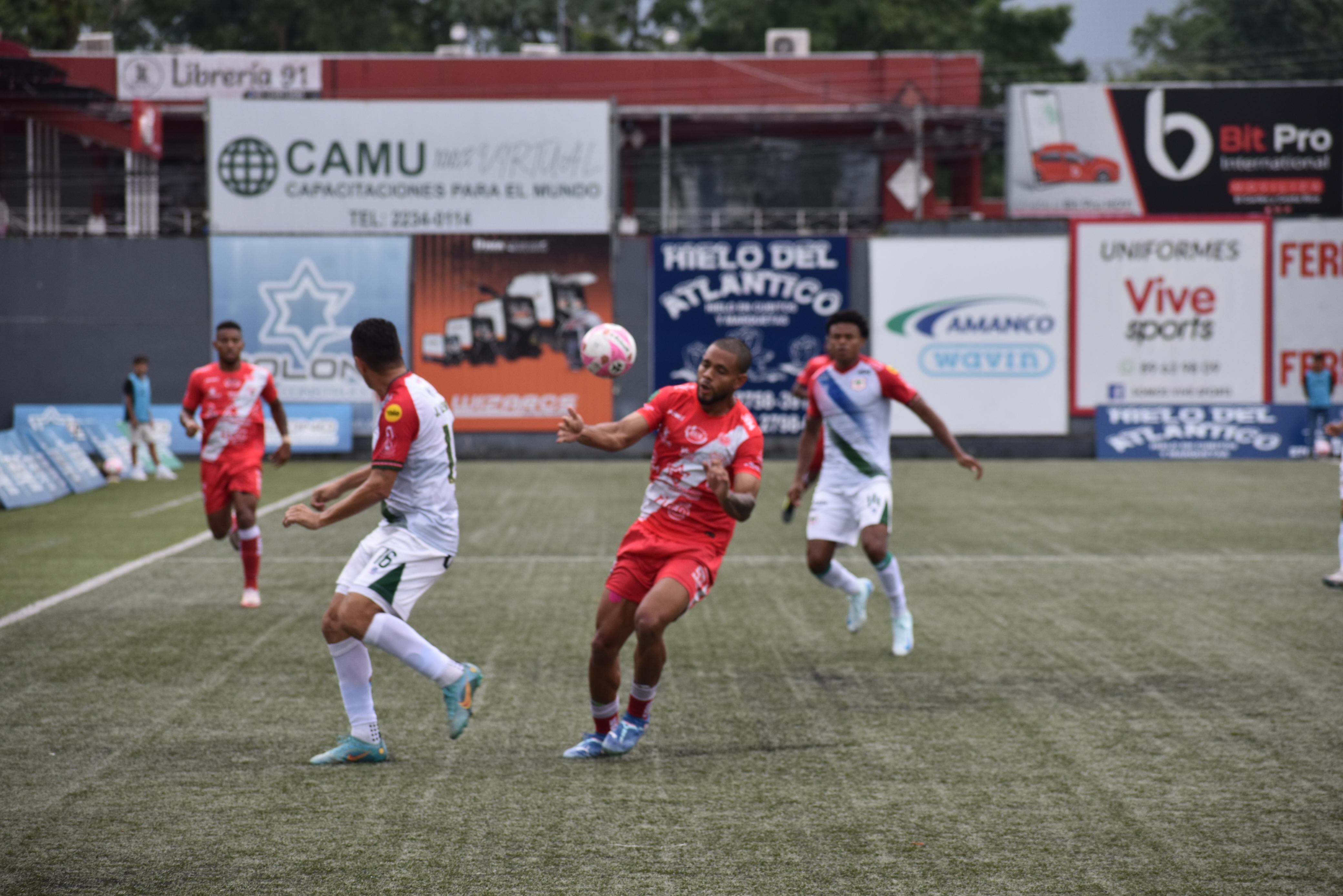 Los jugadores del Santos se impusieron en todos los sectores de la cancha y mostraron más ambición que los de Guanacasteca.
