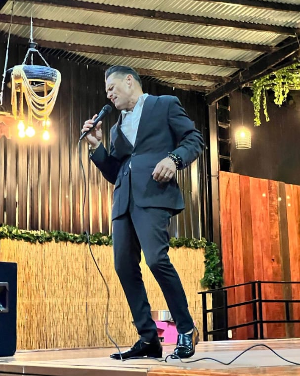 Iván Bolaños y Milena Rojas, cantante