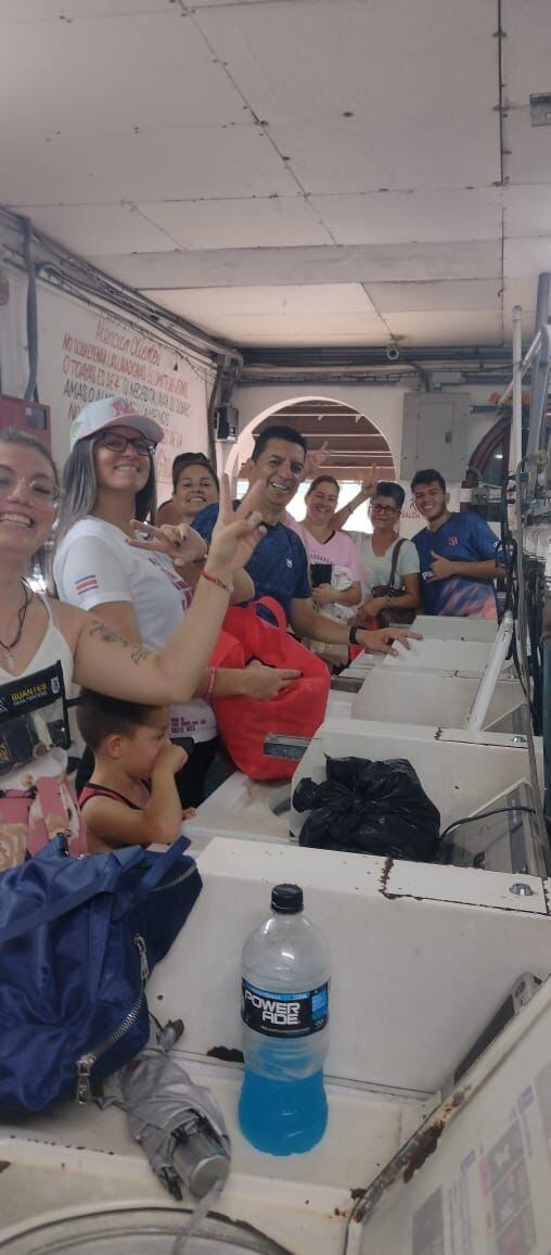 Ticos que están varados en Panamá. Cortesía.