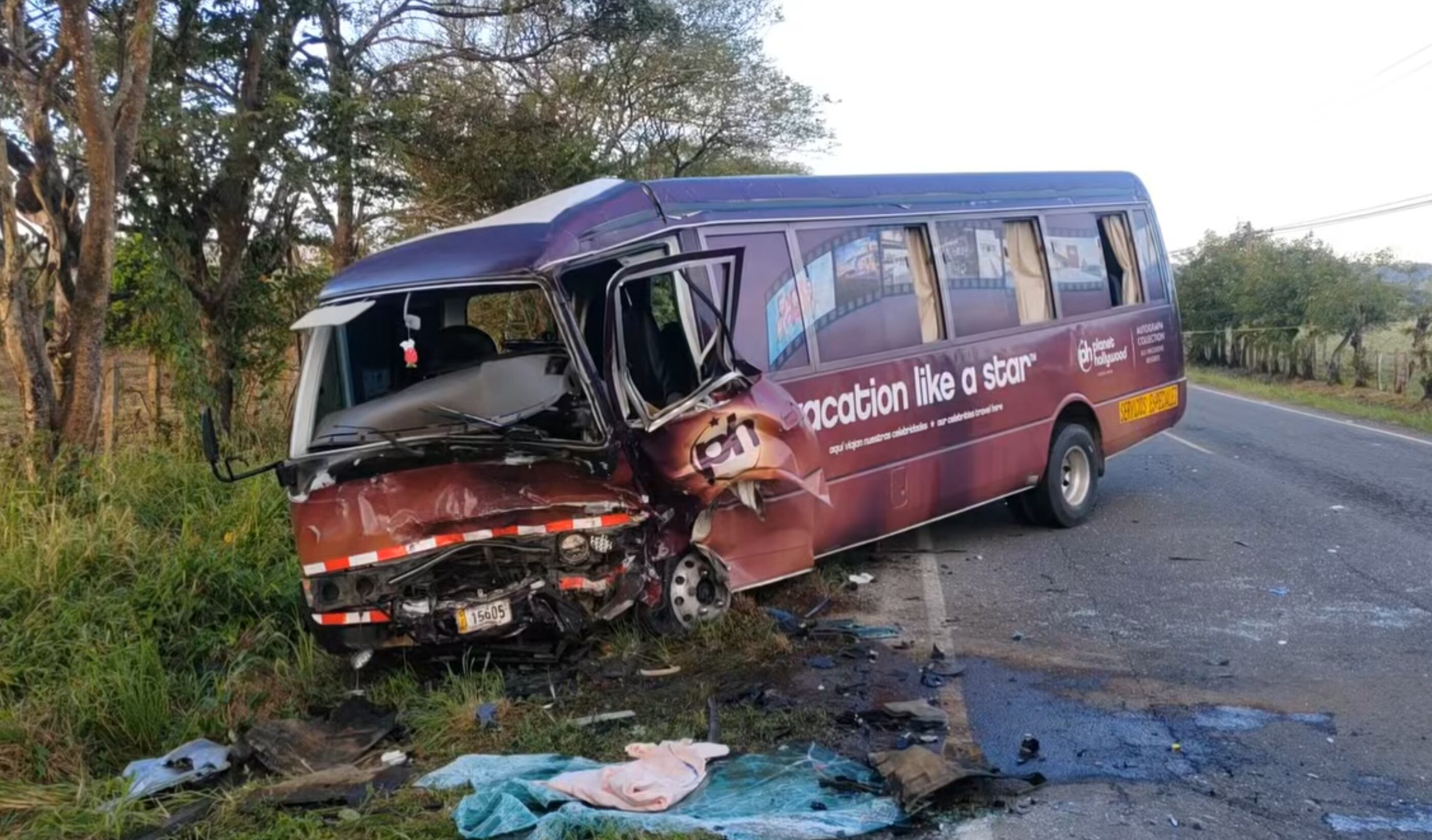 El choque entre el pick up y la microbús del hotel ocurrió en Sardinal de Carrillo. Foto Guanacaste Primero.