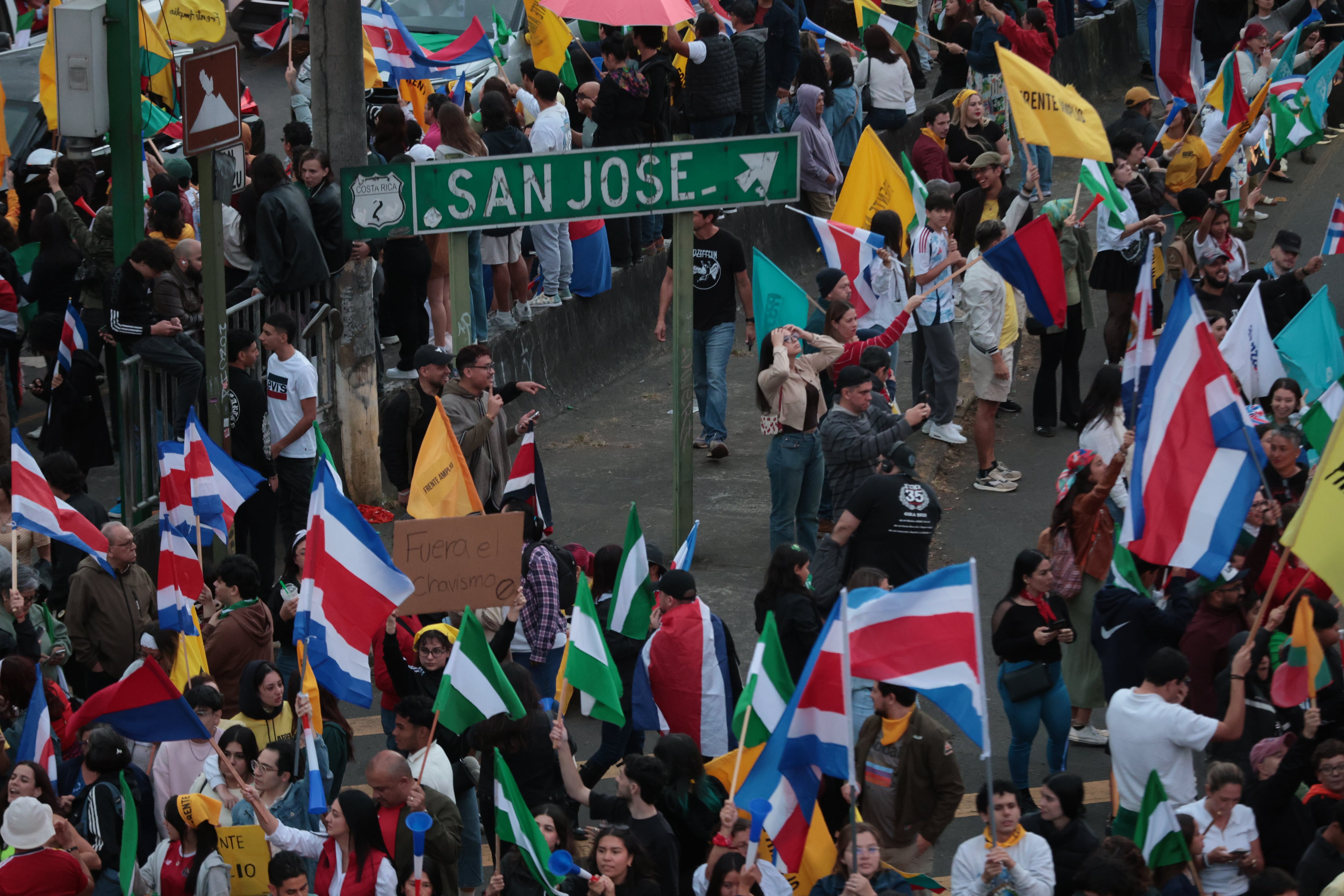 01/02/2026/ así está el ambiente en la La Fuente de la Hispanidad previo a los resultados en la contienda electoral / foto John Durán
