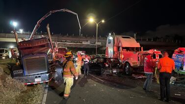 Aparatoso accidente en la General Cañas: dos tráileres y cuatro carros involucrados deja varios heridos