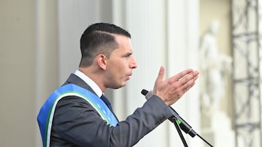 Alcalde de San José le tiró duro a Johnny Araya al compararlo con página oscura de historia nacional