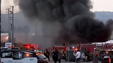 Murió periodista de Telemundo y piloto al estrellarse helicóptero mientras cubrían un accidente