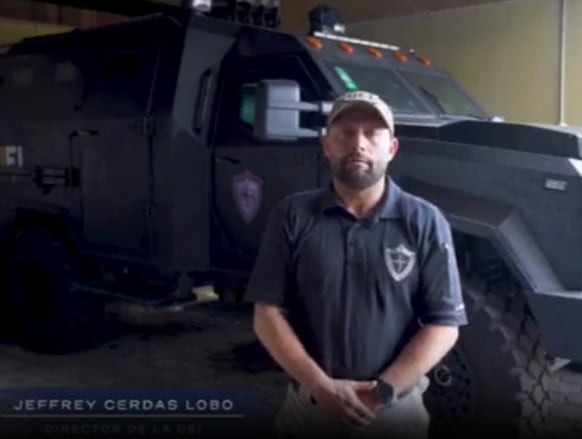 Jeffrey Cerdas, jefe de Seguridad de Presidencia intentó comunicarse con el oficial de tránsito.