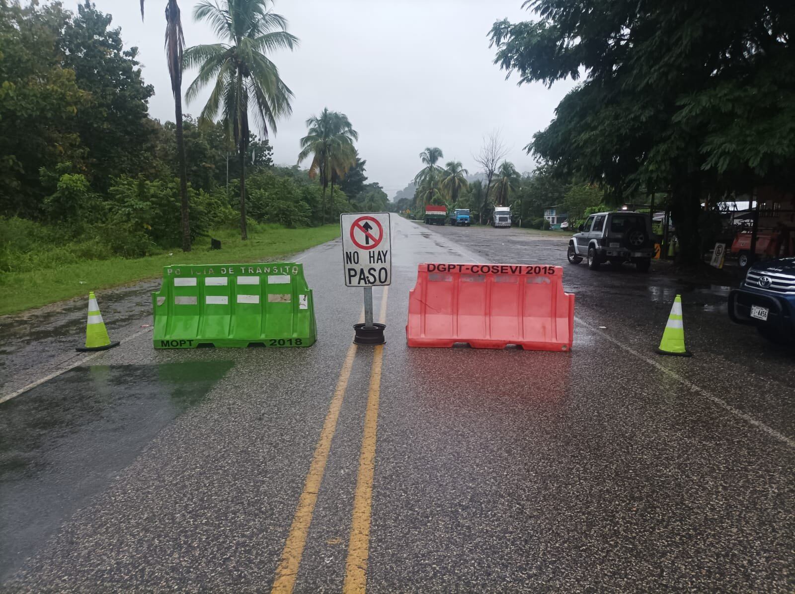 Rutas cerradas por condiciones climáticas. Foto MOPT.
