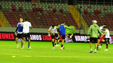Un excampeón del mundo con Brasil llegó al estadio Nacional para ver a Alajuelense