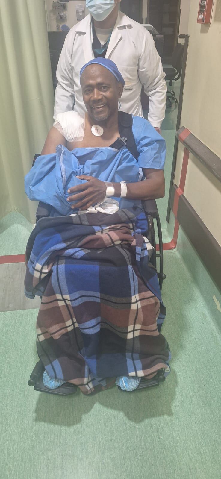 Cantante Tipi Royes ya fue operado de su hombro