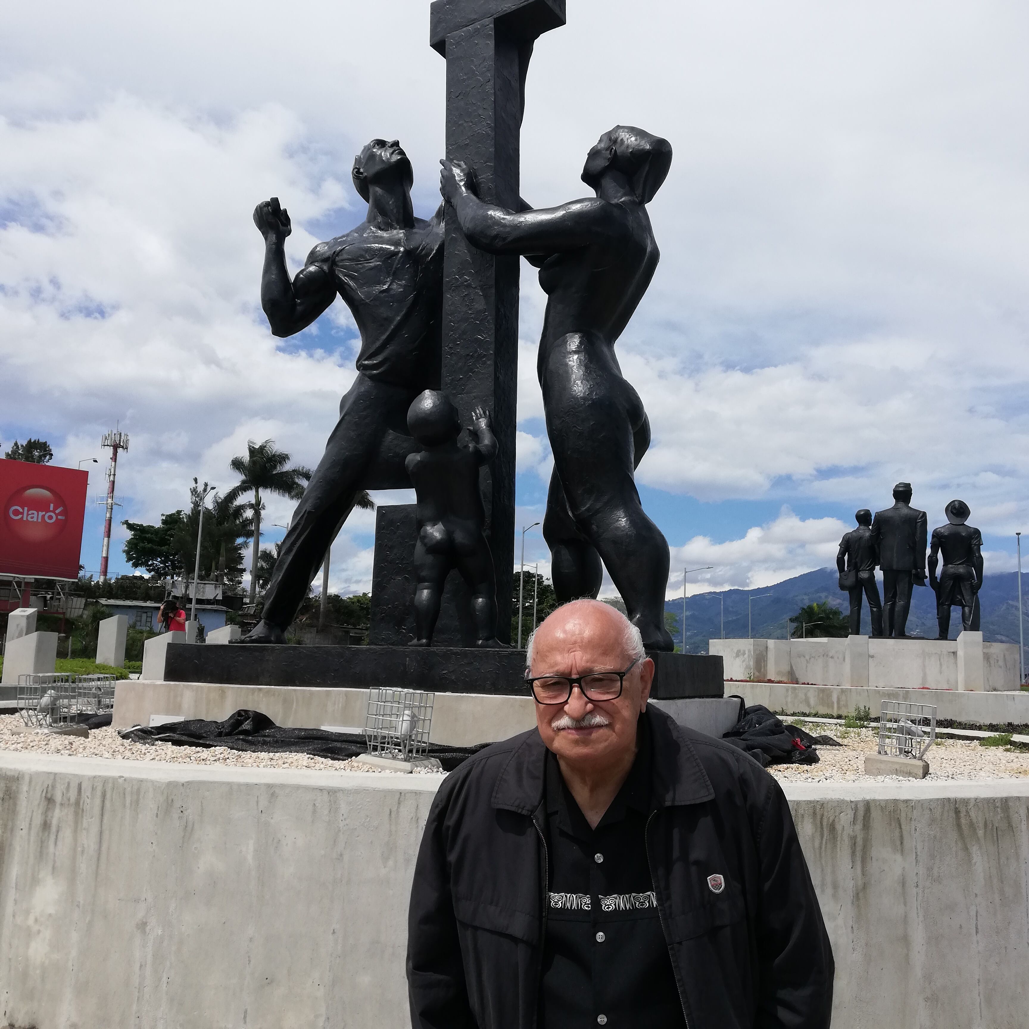 El jueves 6 de mayo del 2021, autoridades del Gobierno, develaron en la rotonda de Zapote el conjunto escultórico de las Garantías Sociales, luego de que sus nueve piezas fueran sometidas a un detallado proceso de restauración y reconstrucción. En el acto participaron el ministro de Obras Públicas y Transportes, Rodolfo Méndez Mata, y la ministra de Cultura, Sylvie Durán Salvatierra y el escultor de la obra, Ólger Villegas.