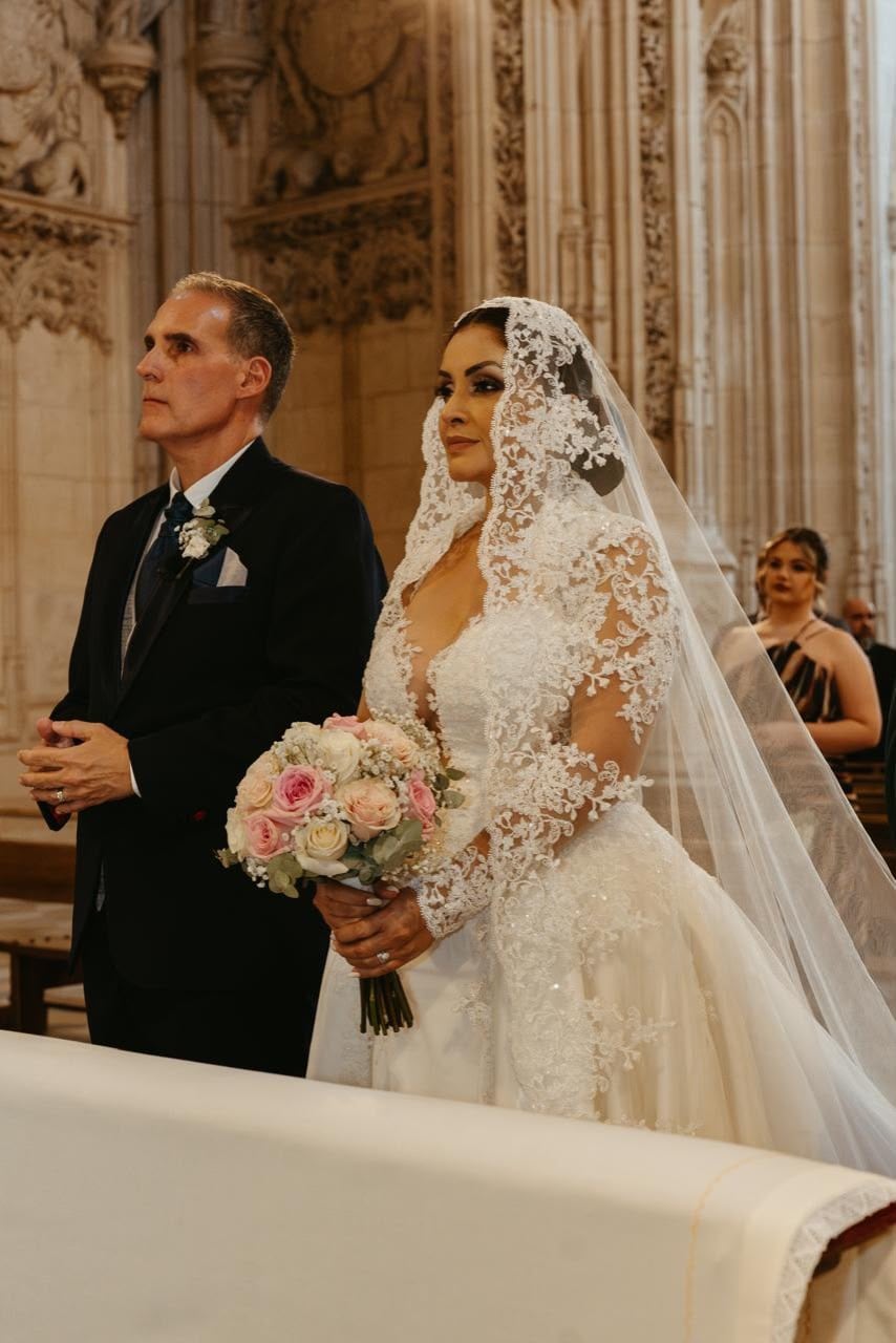 La cantante Arlene Elizondo se casó con el médico ortopedista Lorenzo Castaño el 31 de julio de 2026 en Toledo, España. Cortesía