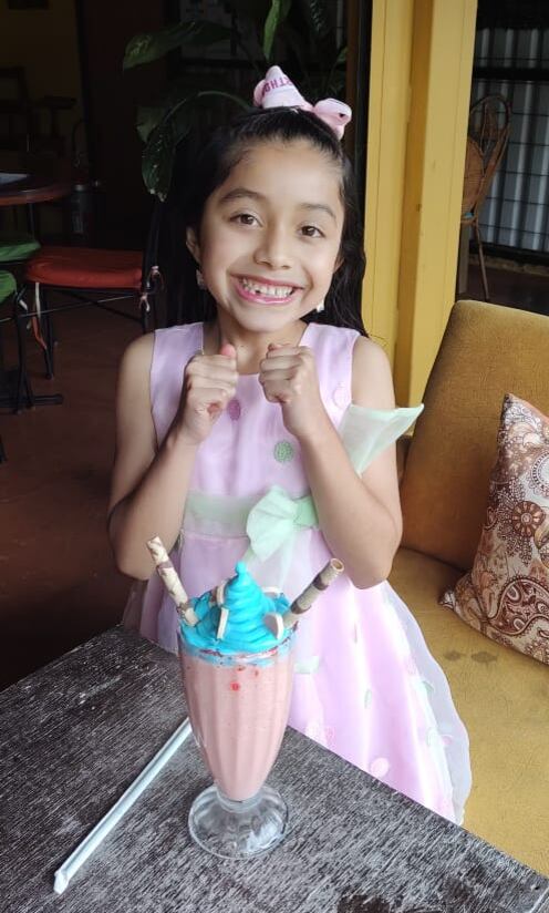 "Barbie Frozen" es un shake inventado por Monserrath Navarro, con motivo de la película Barbie. Cortesía.