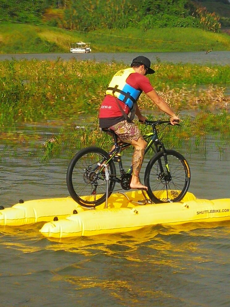 “Water Bike Tour” es un nuevo proyecto en el lago Arenal en San Carlos del matrimonio de doña Wendy Cárdenas y don Andrés Vega.