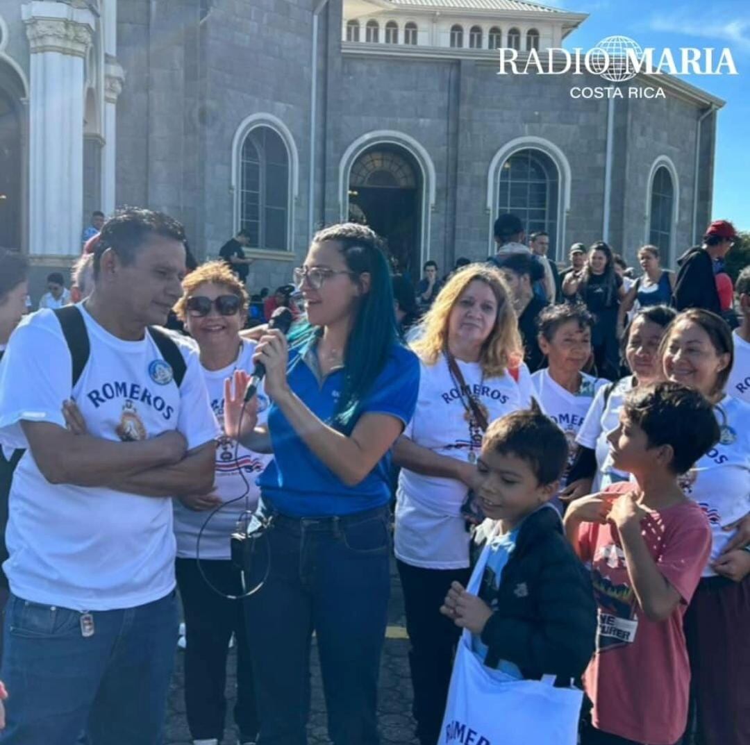 Laura Porras es locutora de Radio María Costa Rica, emisora que este año celebra 20 años de estar al aire en el país.