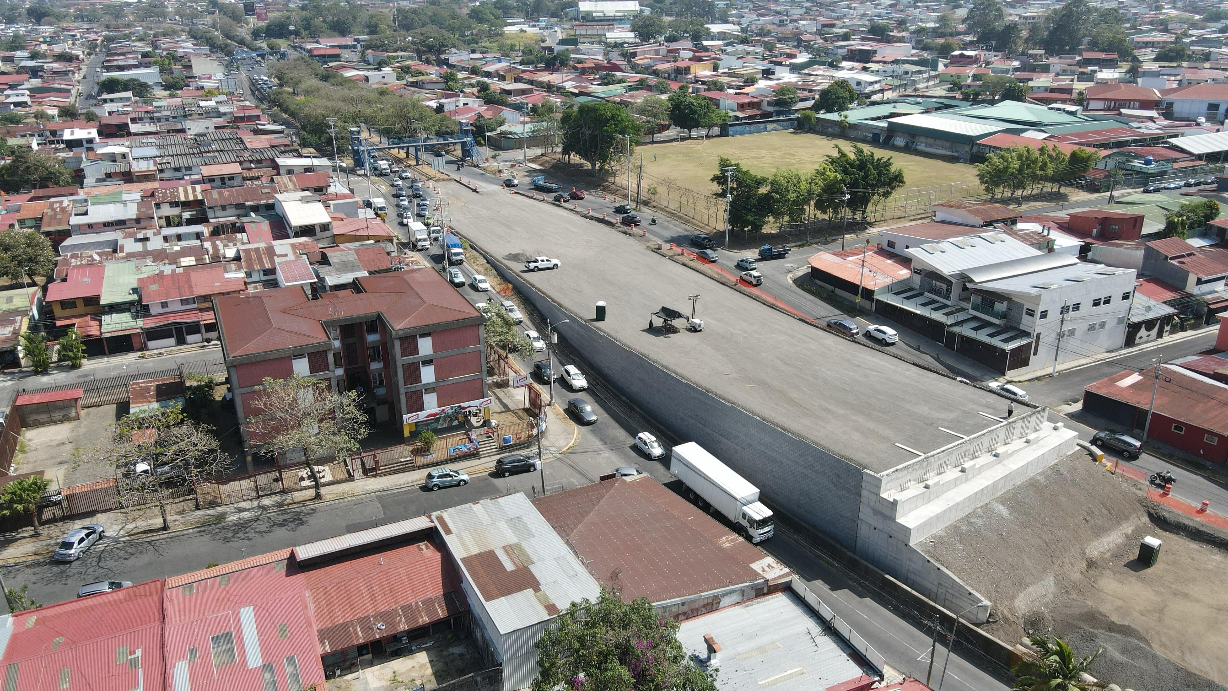 Entre la noche del lunes 29 de abril y el amanecer del domingo 5 de mayo, se realizará la colocación de las 20 vigas restantes en el paso elevado que se construye entre Hatillo 3 y 4, sobre la ruta de Circunvalación