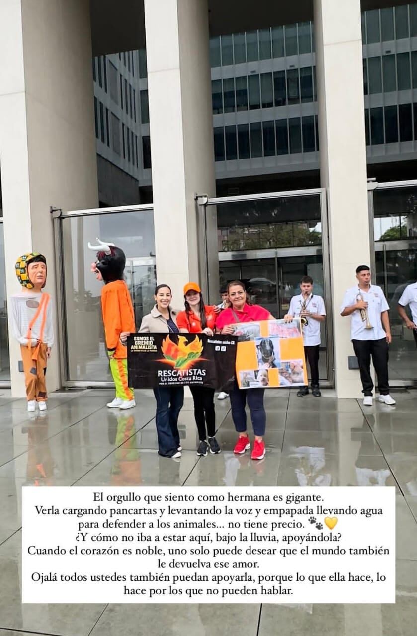 Kimberly y Valeria Loaiza