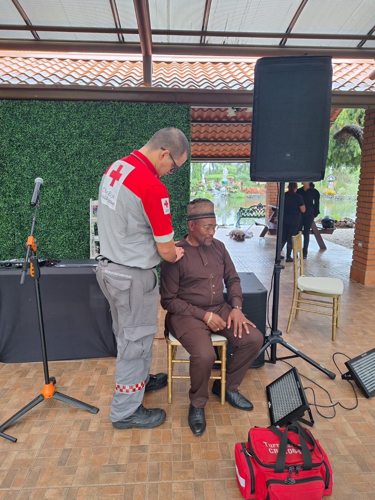 Cantante Tipi Royes, de Marfil