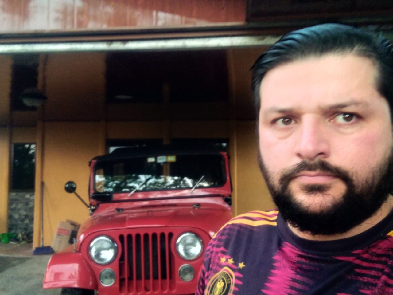 Un jeep willys modelo 65 es la adoración de Diego Quesada y ama este carro desde que nació. Cortesía.