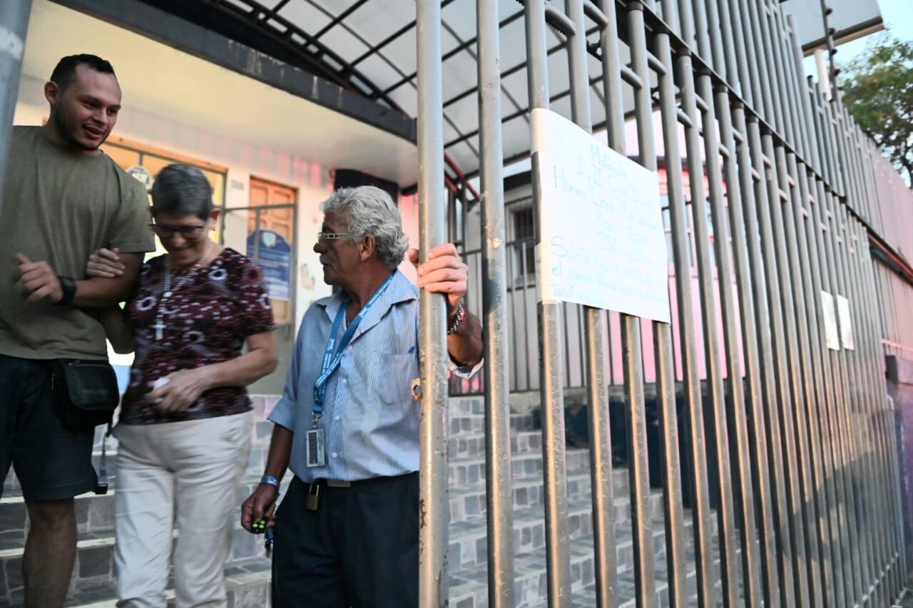 04/02/2024, San Jose, Cristo Rey, votación del Padre Sergio y cierre de la Escuela Republica de Nicaragua en este día de elecciones municipales.