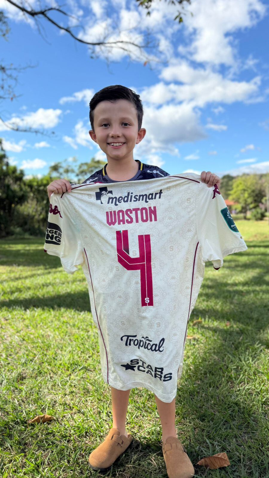 Daniel Alfaro, un niño saprissista cumplió el sueño de compartir con Kendall Waston.