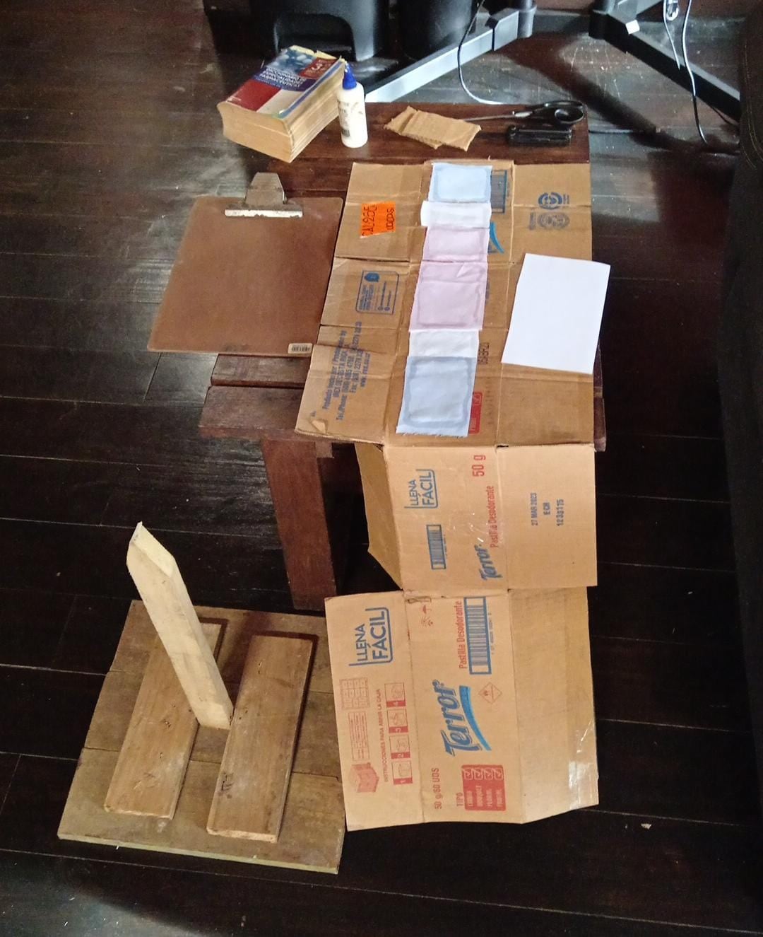 La Isla del Coco celebró el primer desfile de faroles de su historia este 14 de setiembre del 2024. Todos los faroles fueron hechos con material 100% reciclado y 100% encontrado en la propia isla.