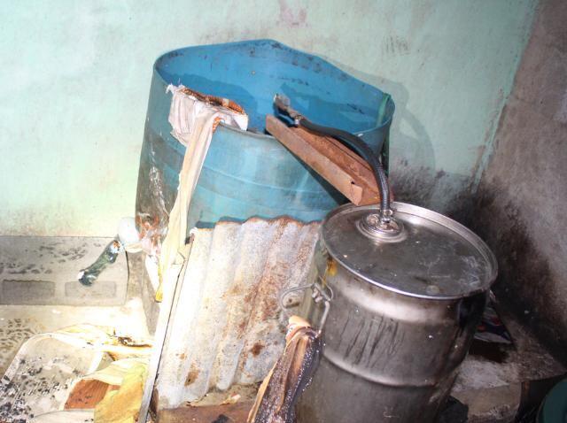 OIJ descubre destilería clandestina dentro de casa en Sarapiquí.