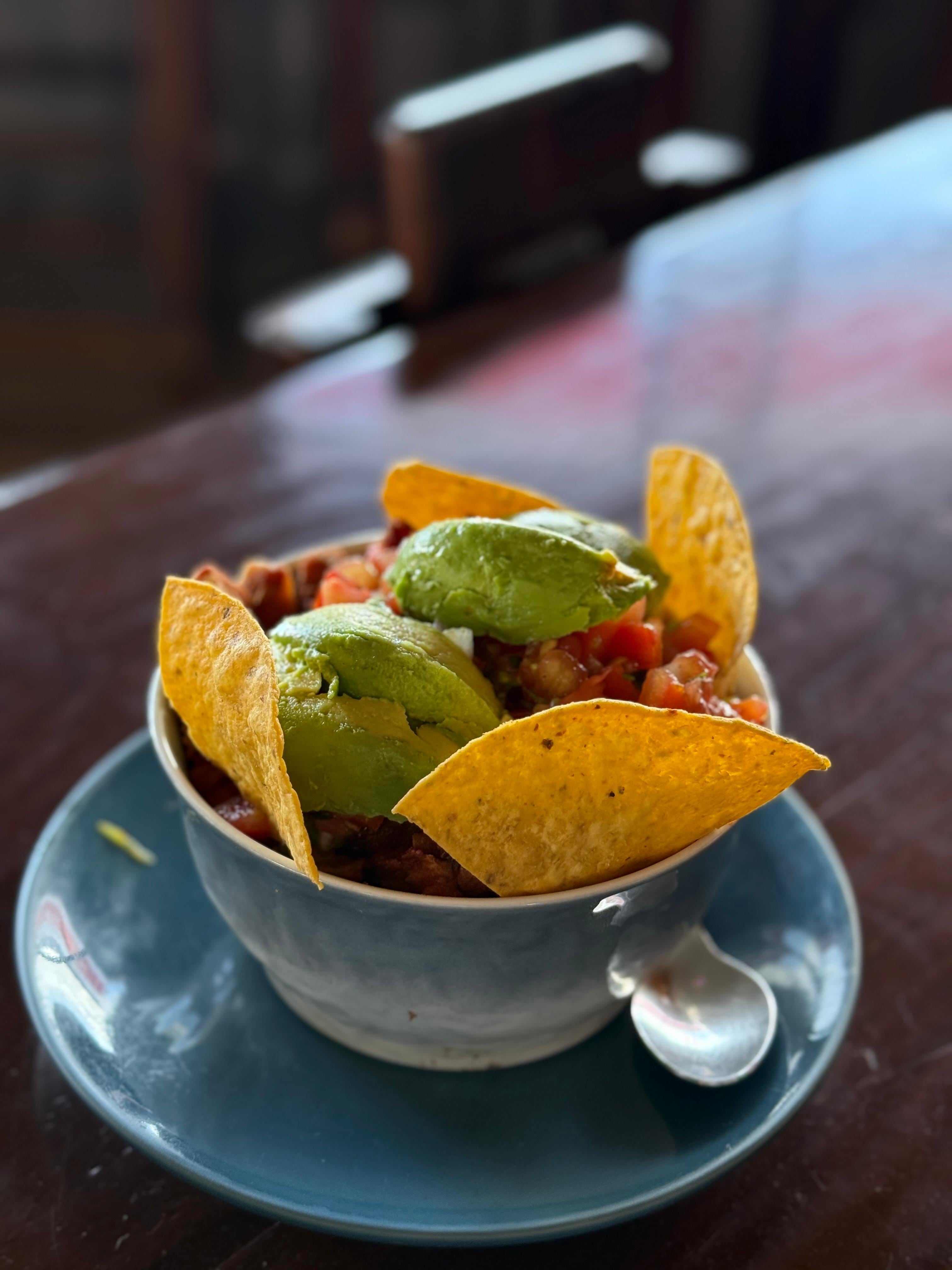 Nos dijeron que en el bar Las Vegas venden el mejor chifrijo y así nos fue.