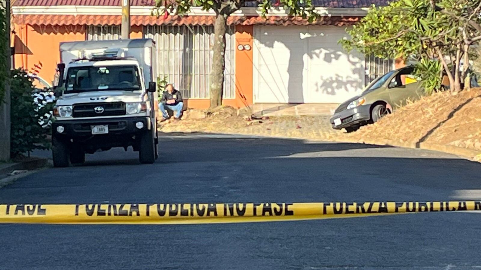 Un hombre de apellido Hernández, de 33 años y una mujer de apellido Redondo, de 35 años son las víctimas de un doble homicidio en Hatillo, San José. Foto: Alejandra Morales para LT