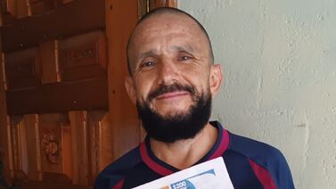 Profesor de ingles ayudará a su hija gracias a promo de La Teja y Ópticas Münkel