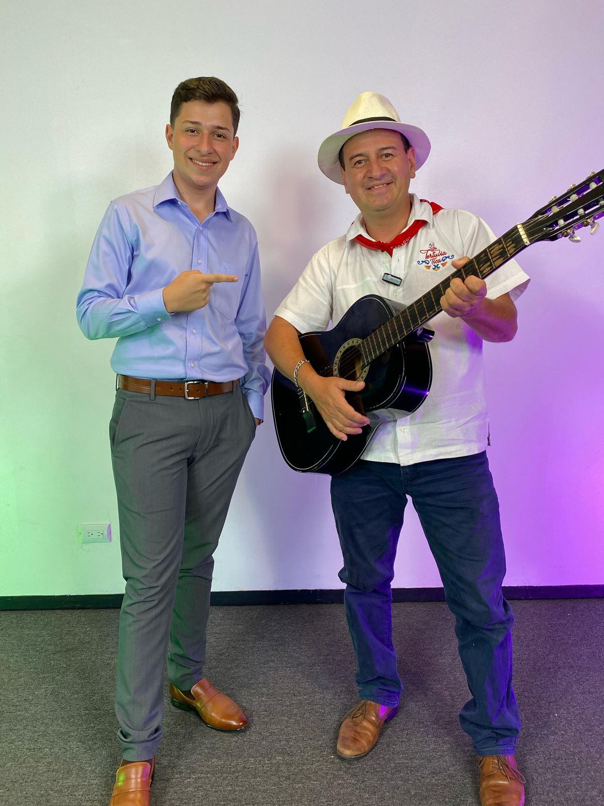 Joseph Arguedas es imitador de Pelando el ojo, imita a Álvaro Ramos, en el programa de radio Monumental