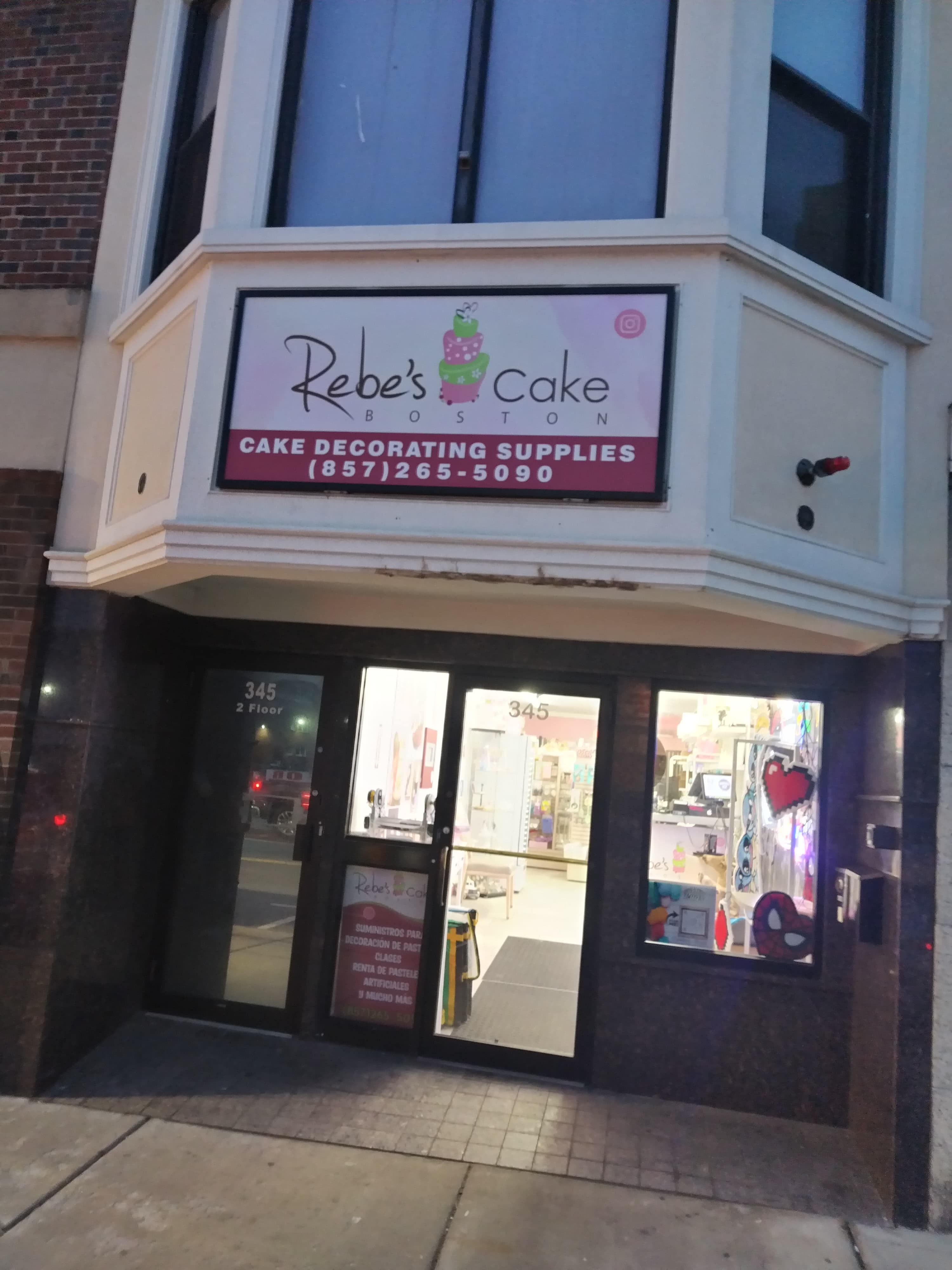 Rebeca Peñaranda Ramírez nació y creció en Tibás hace 53 años, pero durante mucho tiempo vive en Estados Unidos en donde se gana la vida con un emprendimiento que fue condimentado en Paraíso de Cartago