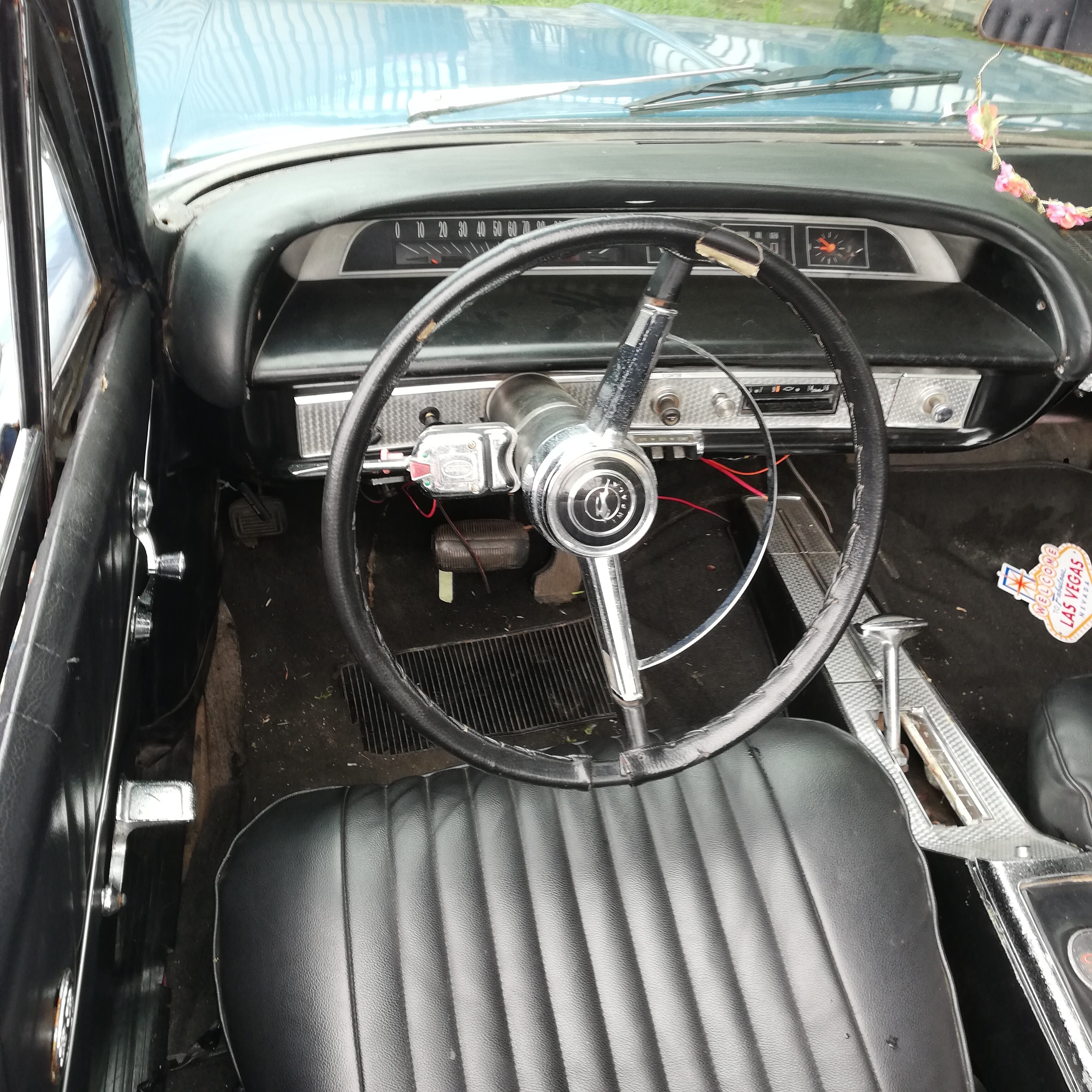 Silvia Gómez Murillo se enamoró de un Chevrolet Impala 1974, que estaba hecho una chatarra, desde que tenía 10 años. Ahora que tiene 29 años y es arquitecta, lo rueda orgullosa por las calles del país.