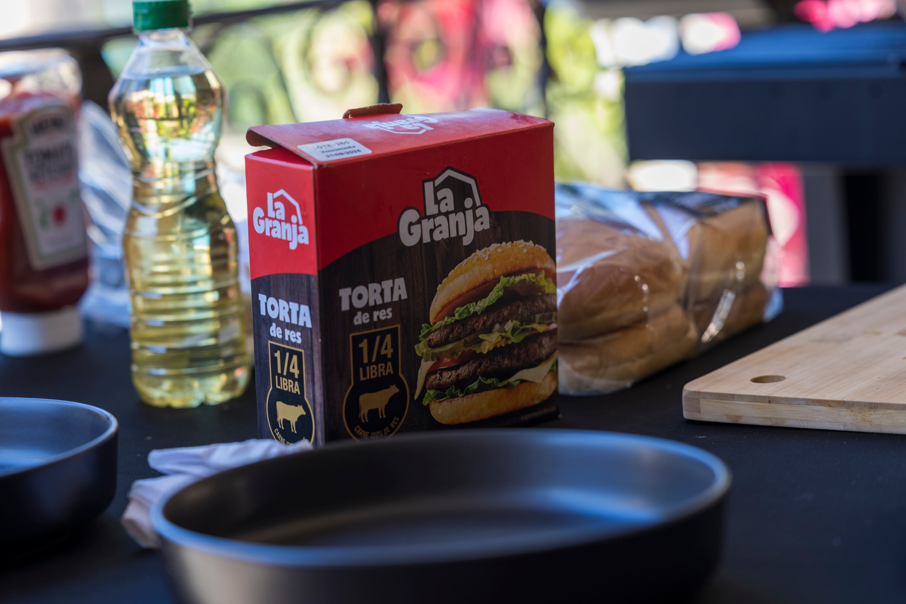 24/10/2024, San José, Santa Ana, grabación del Reality Show de La Teja, que se llama Guerra de Hamburguesas.