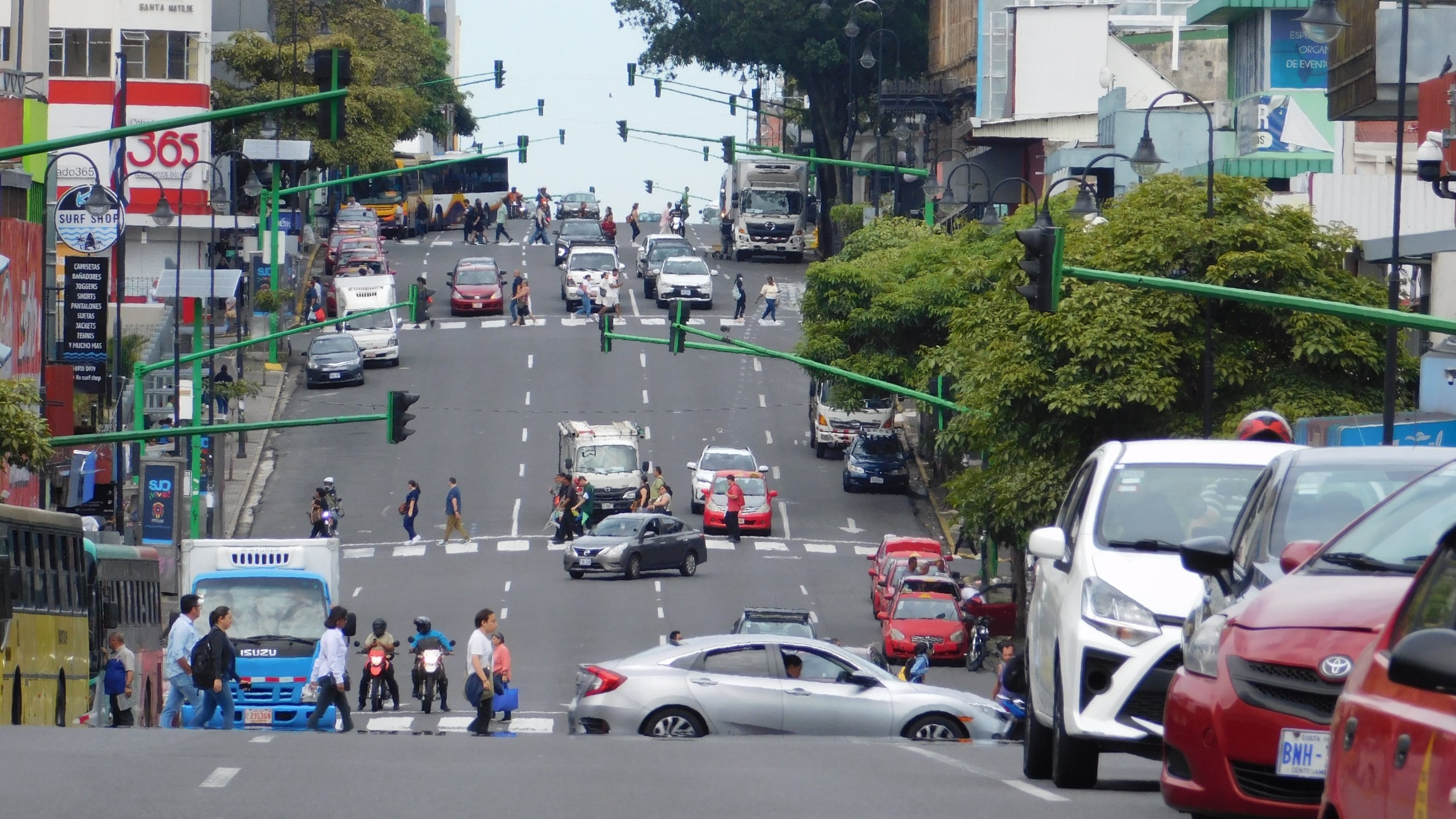 No habrá restricción vehicular por placa entre el lunes 23 de diciembre y el viernes 3 de enero. Se vuelve a aplicar hasta el lunes 6 de enero, de acuerdo a lo que confirma el Mopt.