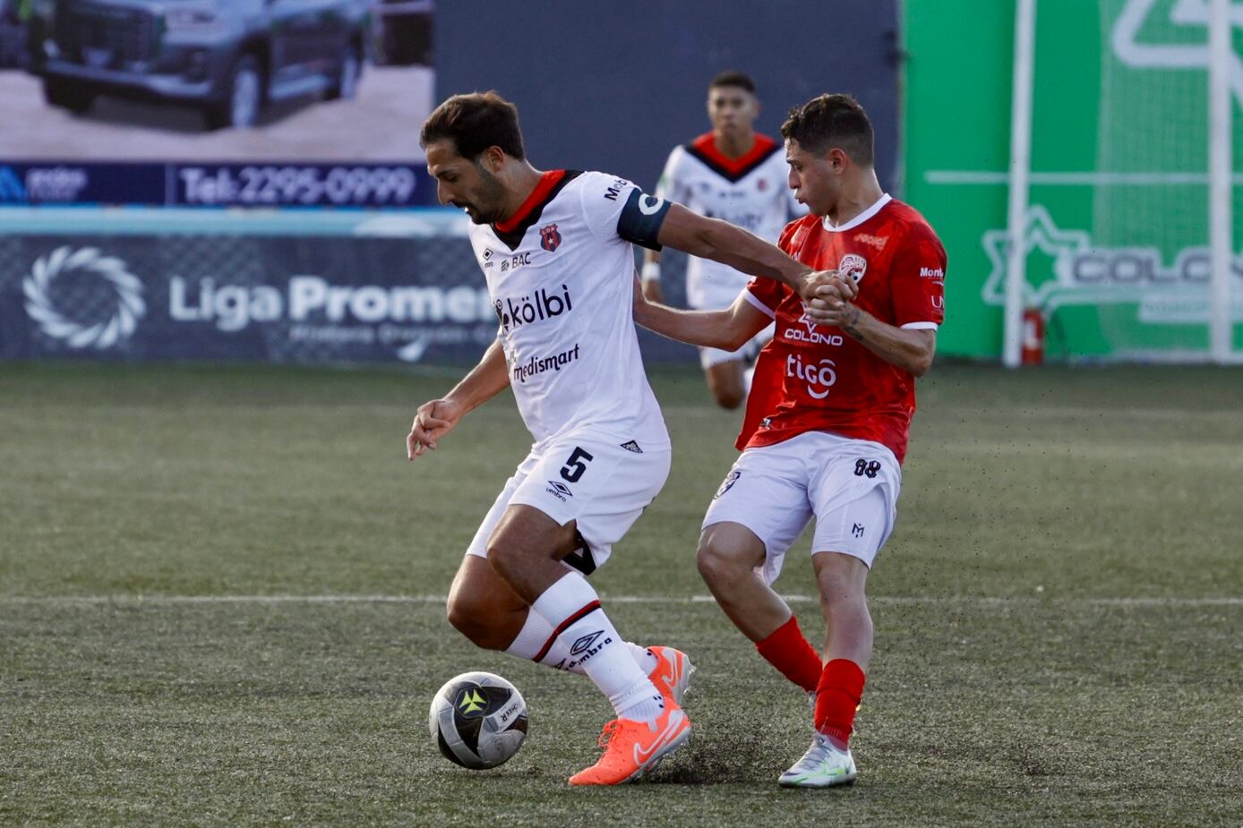 23/02/2025, Limón, Guapiles, Estadio Ebal Rodriguez, partido de la jornada 10 del torneo de clausura 2025, entre AD Santos y Liga Deportiva Alajuelense.