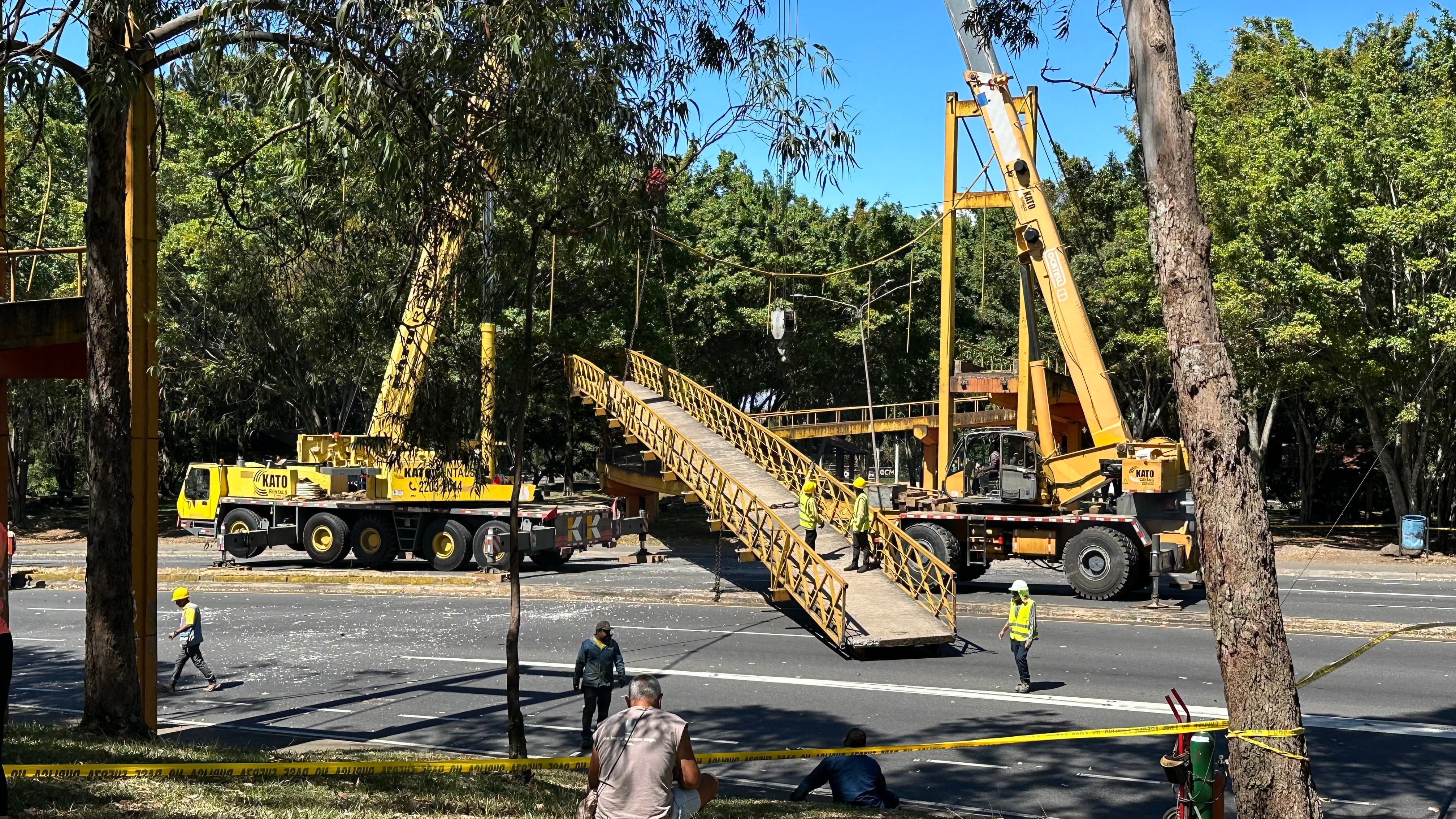 Puente peatonal Parque de La Paz