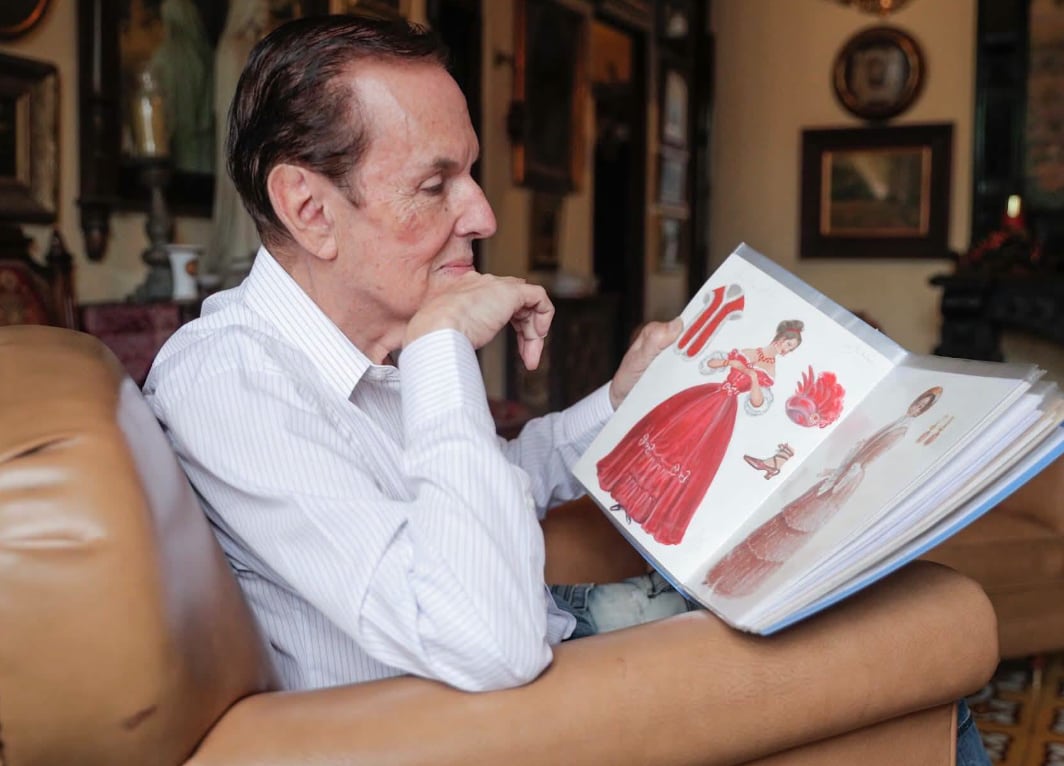 Milo Junco, historiador, vestuarista y maquillista.