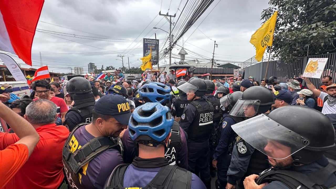 Marcha frente a Casa Presidencial