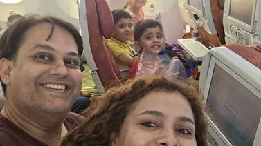 La historia detrás del selfi que se tomó una familia poco antes de morir en el accidente de avión de la India