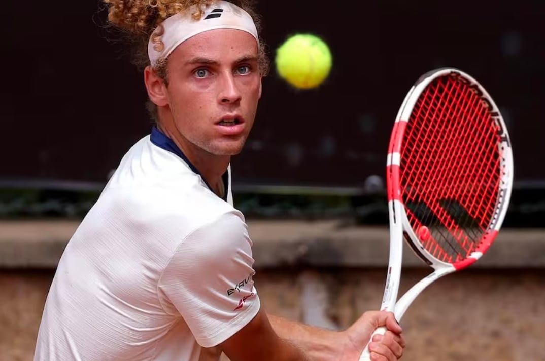 Mika Brunold, tenista que se declaró homosexual.