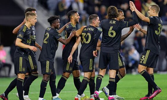 Los angelinos montaron un festín ante el New England Revolution. Twitter.