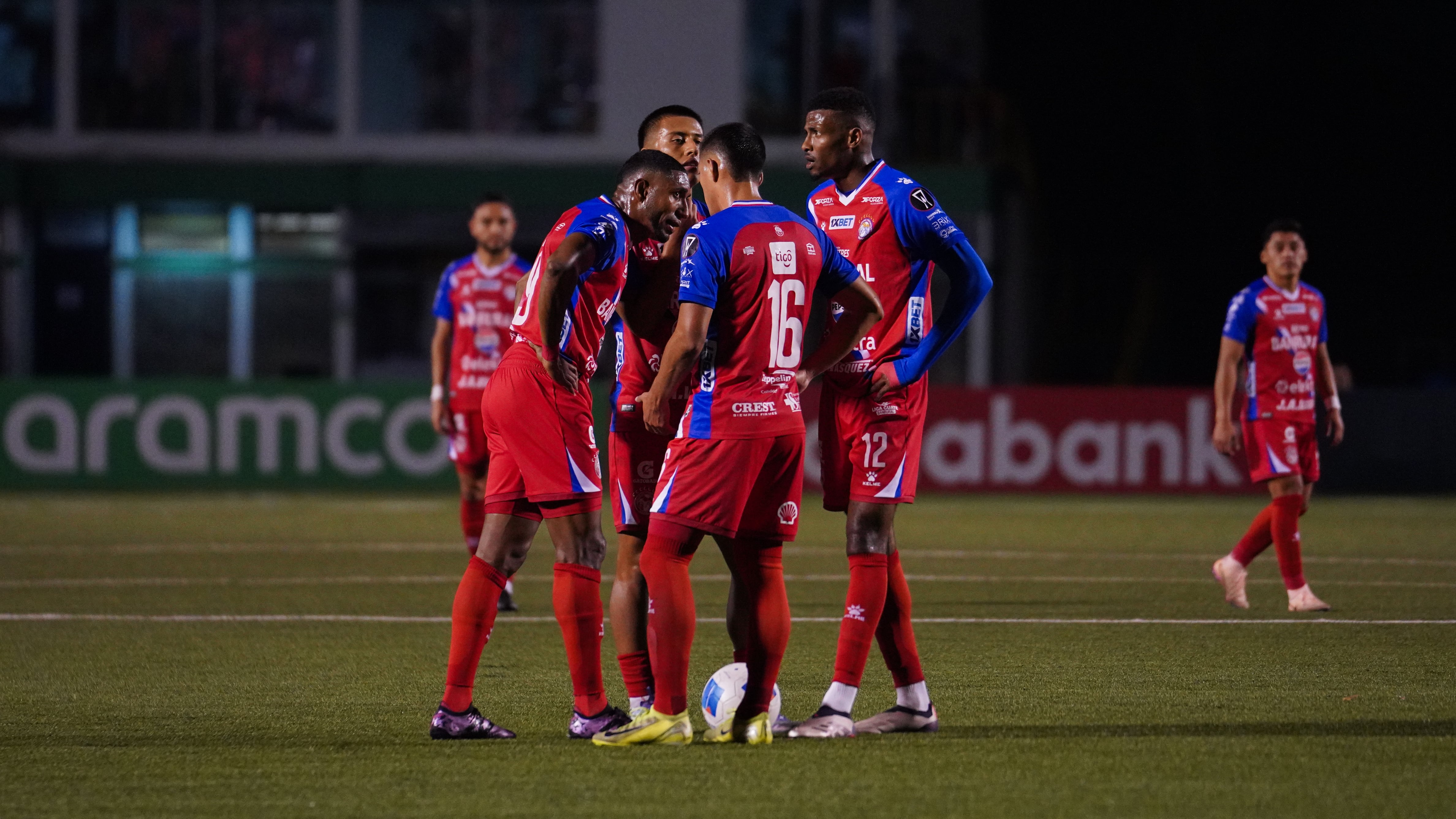 El Xelajú de Guatemala también avanzó a la final de la Copa Centroamericana mediante los penales, en la semifinal ante el Real España de Honduras.