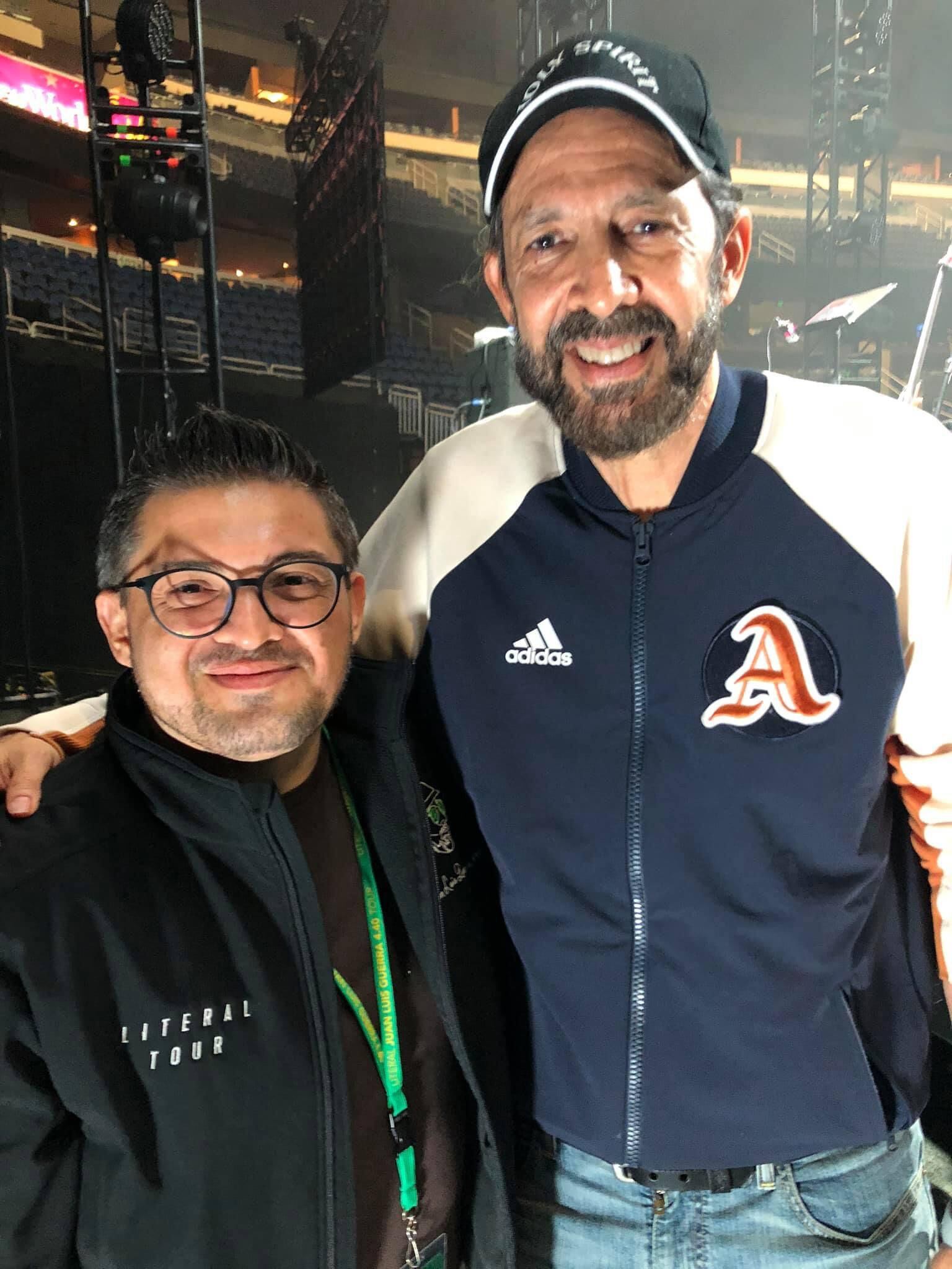 El costarricense Ernesto Núñez Chacón tiene 38 años, es trompetista y desde el 2010 es integrante de la 4.40, la banda del cantautor dominicano Juan Luis Guerra quien el pasado 14 de noviembre se ganó 4 grammies más para un total de 28.