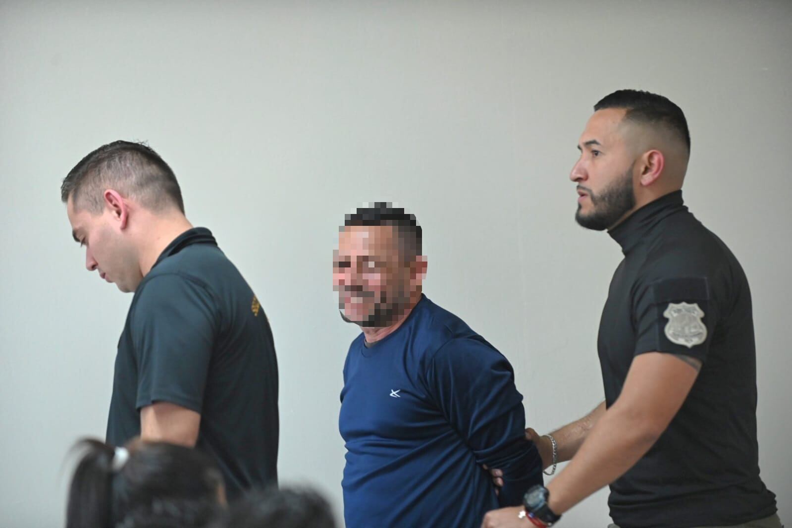 Ríos salió sonriendo del juicio como si no hubiera recibido una condena de 76 años de prisión. Foto Albert Marín.