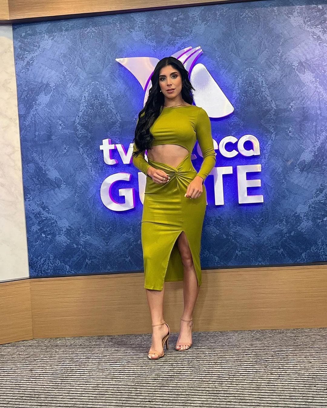 Stephanie Soto, modelo y presentadora tica en TV Azteca Guatemala