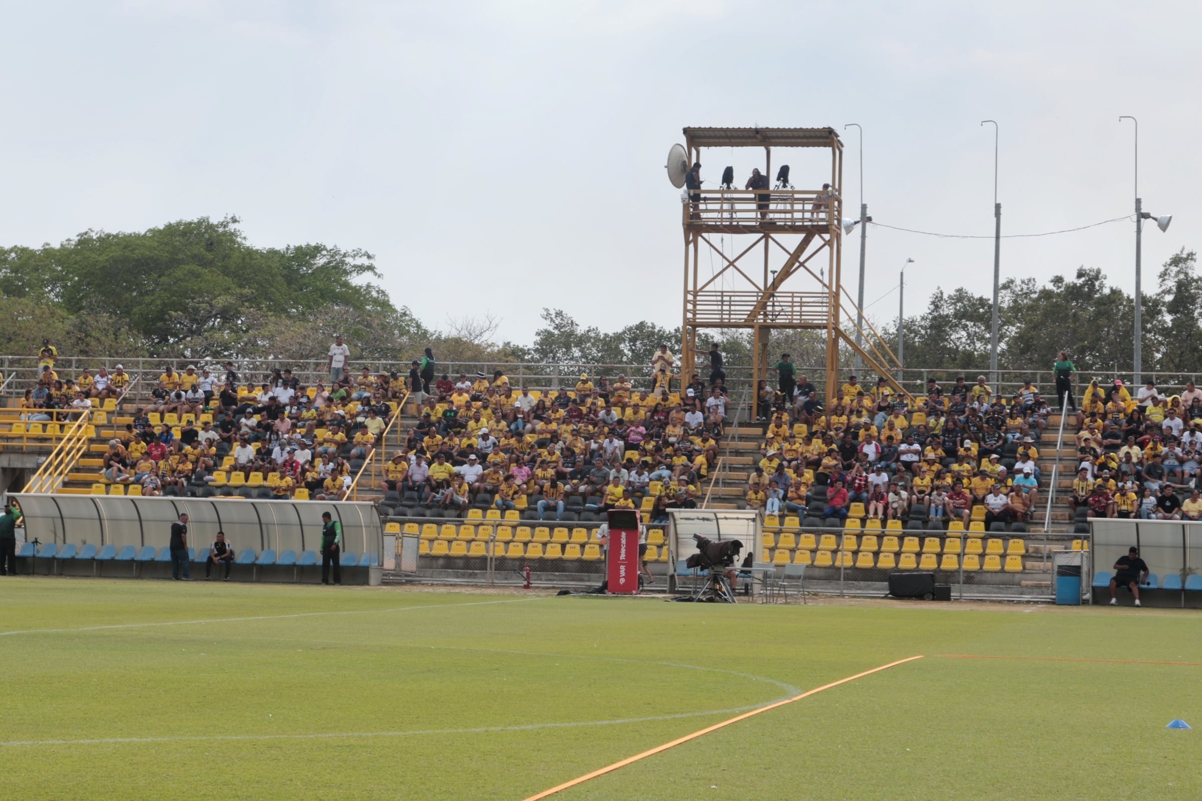 26/04/2026/ juego entre Municipal Liberia vs Liga Deportiva Alajuelense por la jornada 18 del torneo clausura en el estadio Edgardo Baltodano de Liberia / foto John Durán