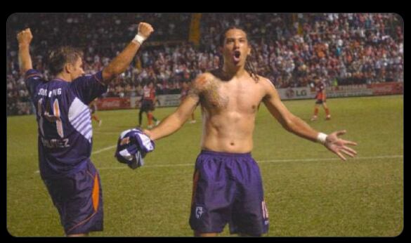 Aficionados de Saprissa inundaron las redes de la Liga con jugadas historicas del cuadro morado. Twitter.