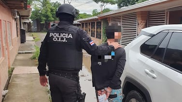 Veinteañera sobrevivió a lluvia de balas que le habría propinado muchacho de 18 años