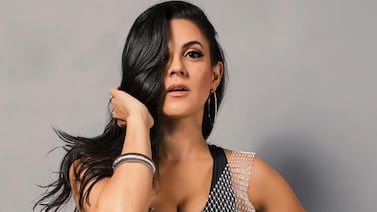 Cantante Vanessa González dice sin filtros si posaría sin ropa en revista para adultos